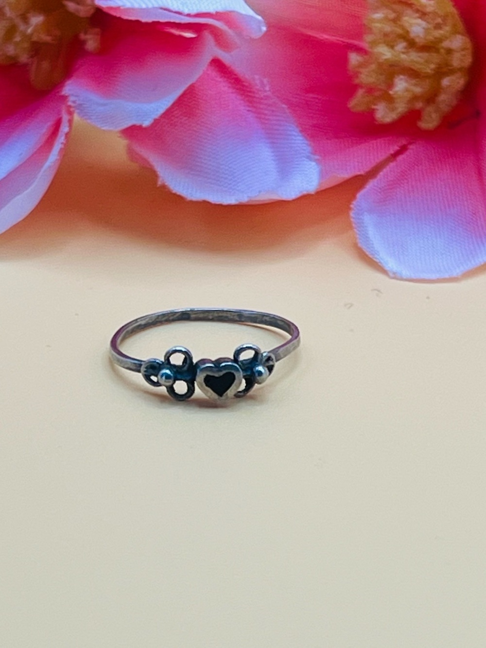 Vintage Silver Heart pinky Ring size 2.5